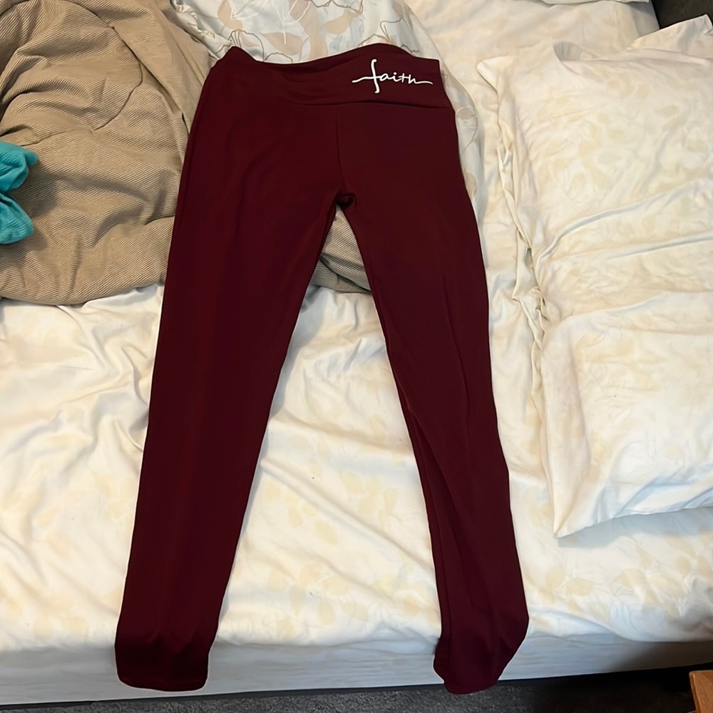 Maroon leggings size xl never worn no tags